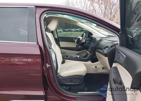 2024 Ford Edge Titanium z USA, uszkodzony, nr VIN 2FMPK4K91RBA52773